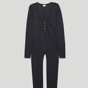 Wilfred Free
KAYLA JUMPSUIT Black. Long sleeve with pants. Waffle material.